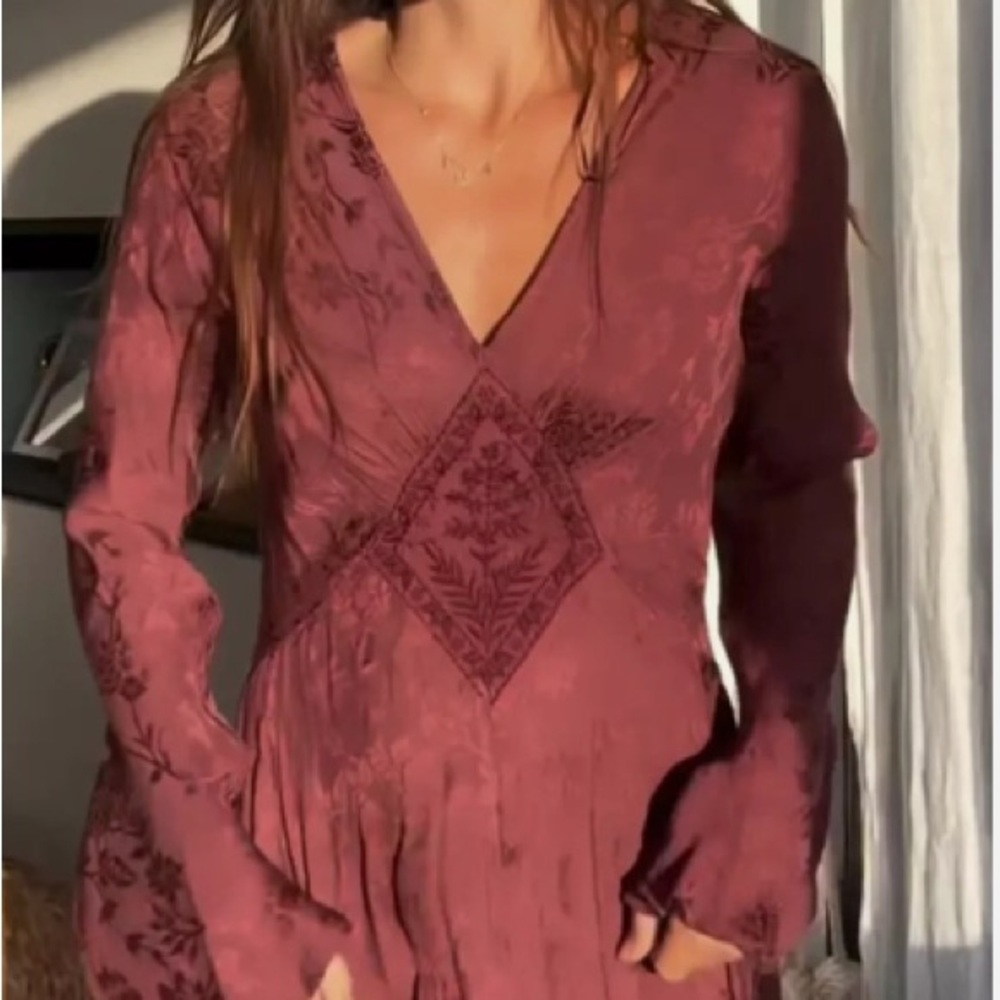 Elegant Burgundy Floral Dress Zara - Picture 2 of 8